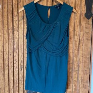Banana Republic Women's Sleeveless Teal Blouse  - Size Medium